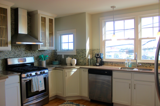 gas cooking - 236 Sand Hill Cove Road Narragansett, RI 02882 Condo