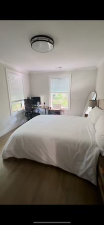 Furnished bedroom to sublease from June to August - Apartment in Brighton
