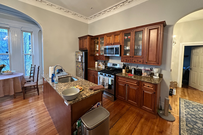 . - **NO BROKERS FEE!!* Gorgeous 4 Bed / 2 Bath Avail. 9/1/26