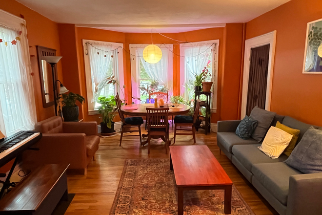 Livingroom - 5 Madison street House