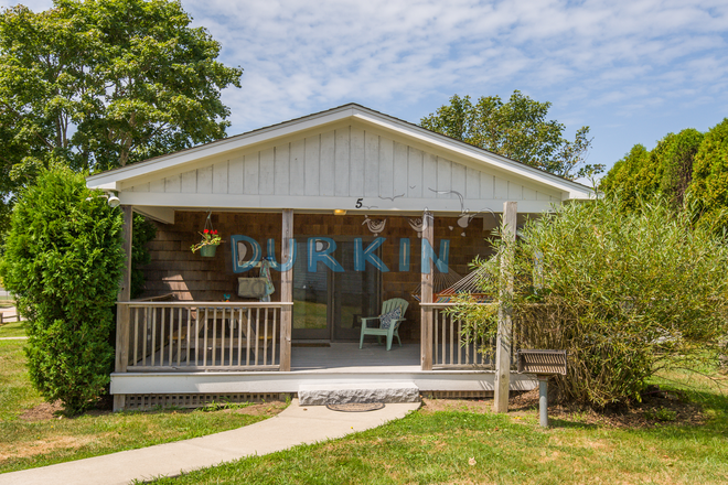 Exterior - 1 Bedroom Duplex with Private Covered Porch Duplex
