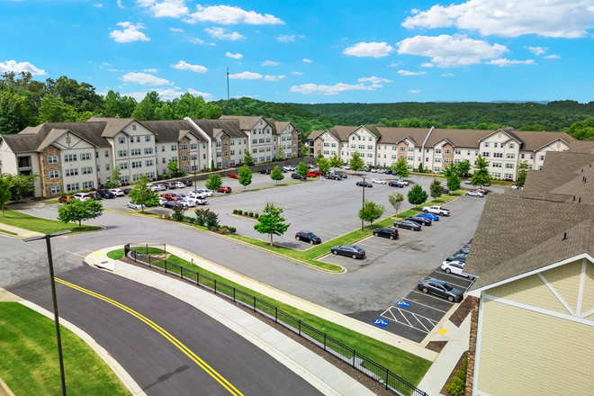 Sub-let Lease 1 Bedroom with attached private bath - 1 Bedroom in shared 4 bedroom unit with private bath  BONUS: WILL PAY $500 TOWARD FIRST MONTH'S RENT Apartments