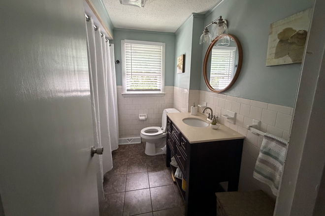  - 40 Camden Rd. Narragansett/Bonnet Shores, RI 02882