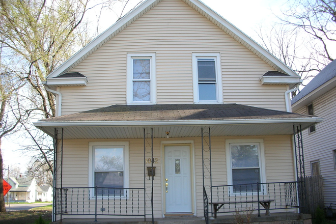 1042 - 1042 Miner St - Closest House to Campus, Walking distance from Notre Dame Campus