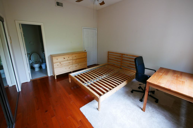 Bedroom - Seeking Roommate for Beautiful Townhome in Highly Desirable Montrose area close to Rice Campus