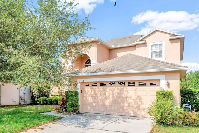 Front of House - Female only Large House 3,100 Sqft in Gated Community 2 miles to UCF