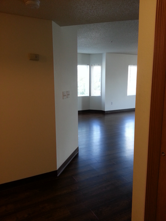 Entry - Large 2 Bedroom  -Parking for tenants included- washer and dry in unit Apartments