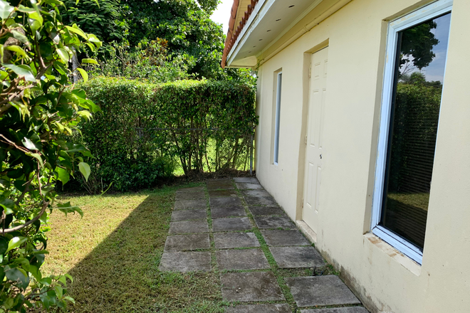 garden/front door - Efficiency (utilities included) Apartments