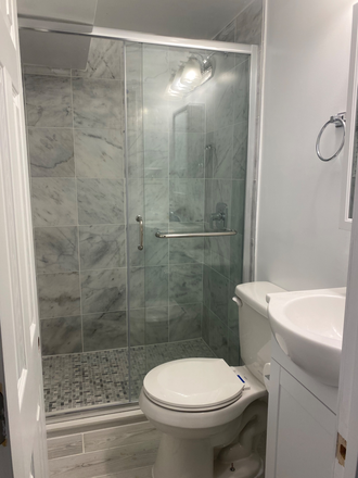 Bathroom - Renovated Studio - 5 minutes drive to Campus Apartments