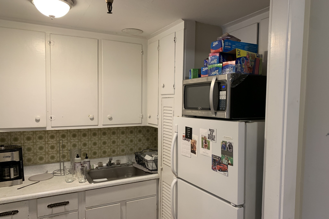 Call NOW for showings! 617-236-8600 - HANOVER ST - MODERN TRUE 3BR/1BA IN NORTH END W/ LIVING RM, H&HW INC, LNDRY IN BLDNG FOR *9/1/2026* Apartments