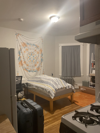 Bedroom - OUTSTANDING STUDIO    HEMENWAY ST ACROSS FROM BERKLEE NO FEE Apartments
