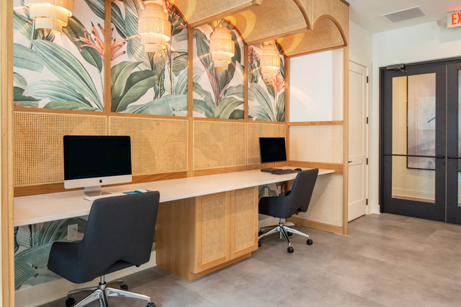 Computer Room - Hawthorne at Oleander