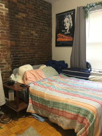 Living Space - Charming Beacon Hill Studio Available 9/1! Apartments