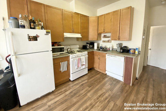 Kitchen - Sunny 3 bed in the South End, 6 minute walk to campus! Apartments
