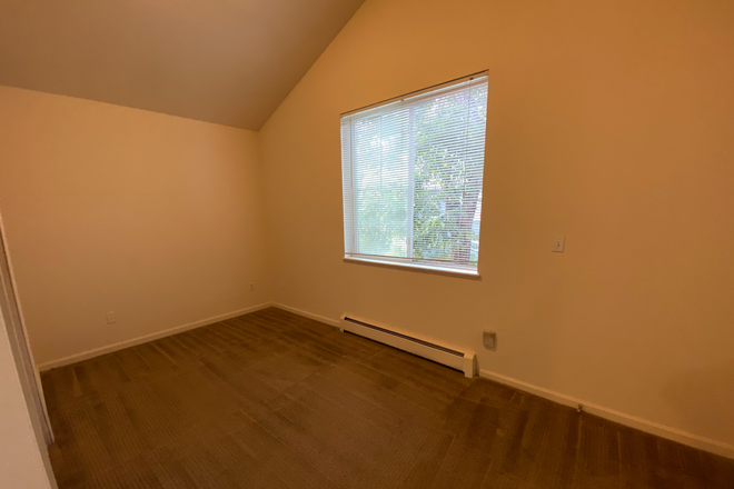 3 - 1737 18th St. #4 Apartments