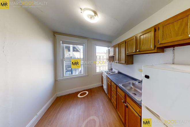 Call NOW for showings! 617-236-8600 - COMM AVE - WSHNTON SQ *NO FEE!* TRUE 2BR W/ LIVING RM, H&HW INC, LNDRY IN BLDNG AVAIL *9/1/2025* Apartments