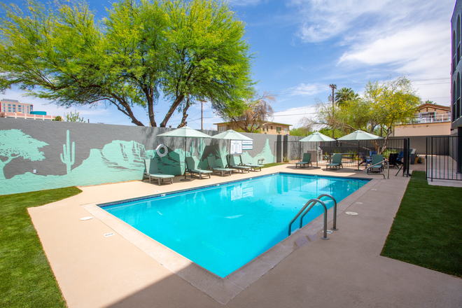 6 WEEKS FREE OR $2K GIFT CARD! CRAZY NEW SPECIAL! ACT FAST!! IT EXPIRES SOON!!! - 6 WEEKS FREE OR $2,000 GIFT CARD! *FULLY UPGRADED* 1BR Units! Steps from Campus & 4th Ave Nightlife! Apartments