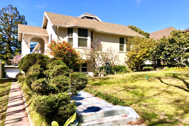 Street View - Room Available in Beautiful Berkeley Home with a View of the Bay, Close to Campus