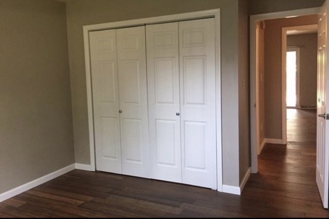 Upstairs bedroom - 3 Bedrooms for rent south Denver minutes from DU Condo