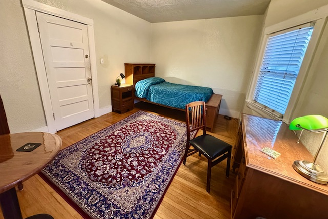 furnished room - PRIVATE SINGLE OCCUPANCY ROOM FURNISHED ALL UTIL. INCLUDED-Near UCB on Ashby/MLK House Next BART