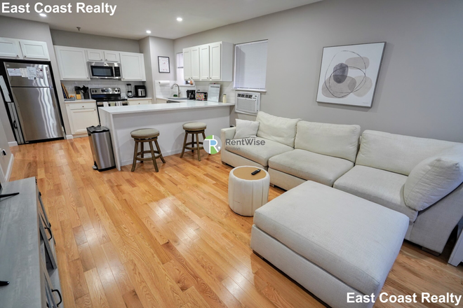 1 - SEPT 2026 | Allston 2 Bed, 1 Bath | A/C | Elevator | Cats Welcome! | No Broker Fees | 1 Month Free Apartments