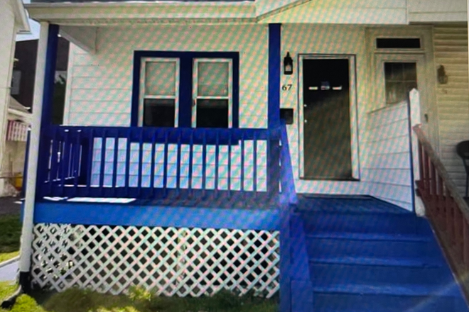 Front Porch - STILL AVAILABLE!! '26 - '27 & '27 - '28 School Year. 5 Students, 9 minutes from Villanova University Townhome