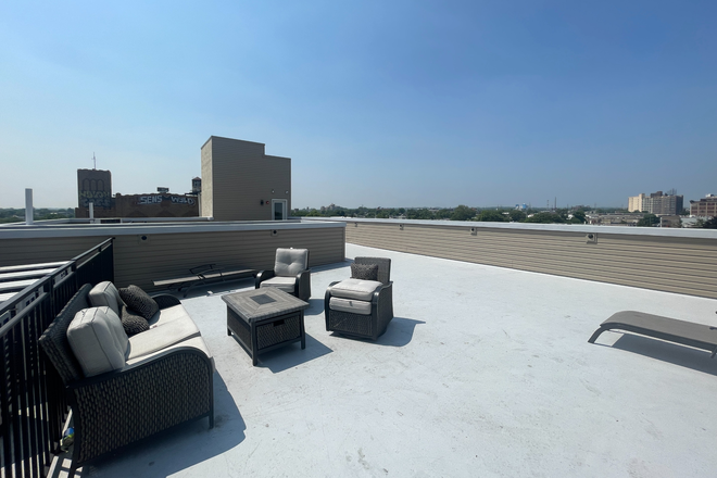 Roof Deck - 2235 N. Broad St. Apartments