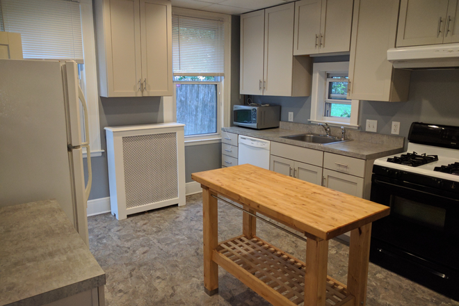 kitchen - 502 Nicoll Ave- Entire house available for academic year lease (August-May)