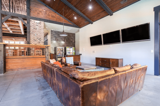 Hub - Redpoint Tuscaloosa Apartments