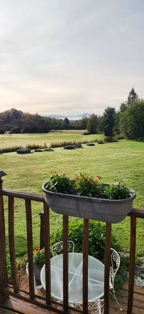 Outside summer serenity - Quiet Country Setting, Close to everything, Heat Included