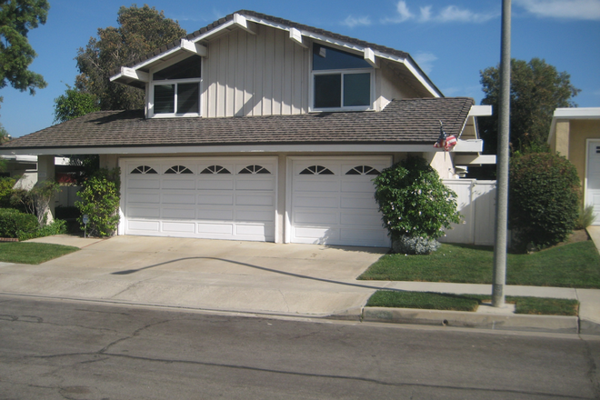 Home from street; bedroom window on the 2nd FL left - Turtlerock Home - bike to UCI (Utilities, High Speed WiFi included)