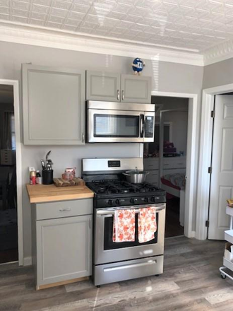 kitchen - 2 bed near Blackstone Blvd in Oak Hill neighborhood Pawtucket Apartments