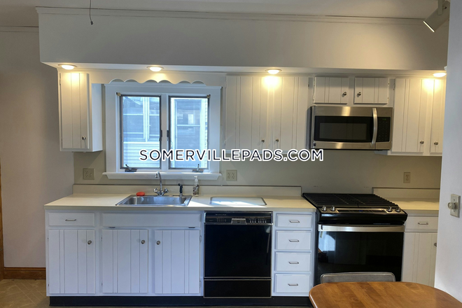 Kitchen - NO BROKER FEE! Large 6 Bed 2 Bath Apartment on Curtis St.!