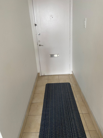 Entrace. - Studio/Bachelor Unit. Official Lease Assignment – $1,855/month (Month-to-Month starting Se