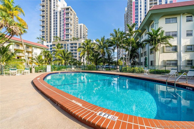 Pool - 2 Bedroom/2 Bathroom Apartment for rent in the Dadeland Area!