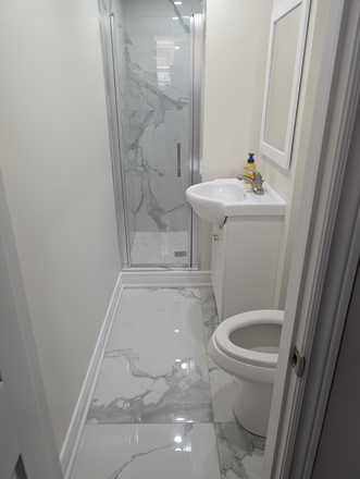 Bathroom - 93 Hucknall House