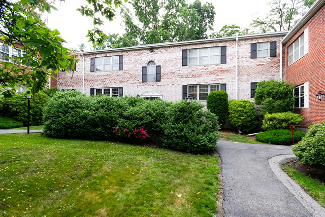 Street view - AVAILABLE -8/26 ~ 2 Bedroom