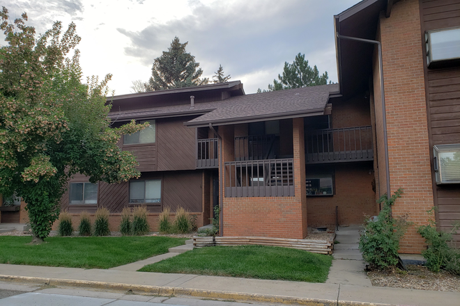 Front of condo - Available August 1st. 1 Single bedroom in quiet shared 3 bed condo. $1110 incl utilities per room