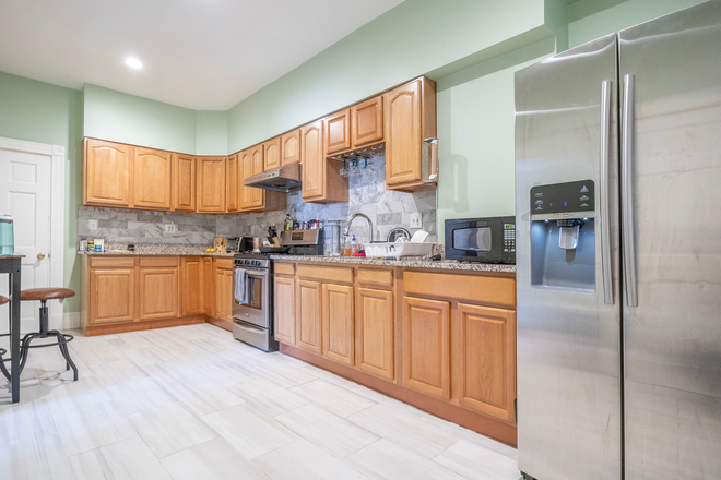 Kitchen - Lovely brownstone apartment