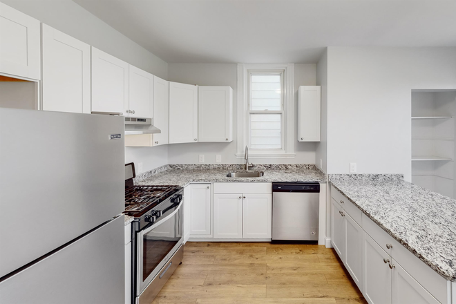 1 - SEPT 2025-Bright & Spacious 3-Bed in Prime East Boston Location Apartments