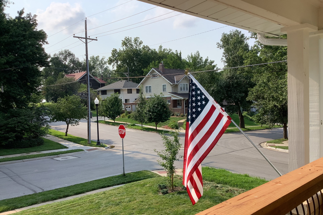 Red, White & Blue - Newly Renovated Home close to campus. 2 bedrooms available.