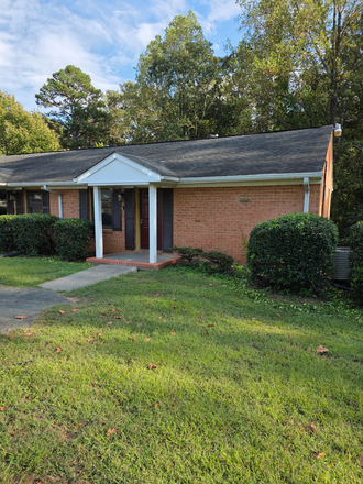 Exterior - 1440 5th St B / 2 Bdrm / 1 Bath 64 Access