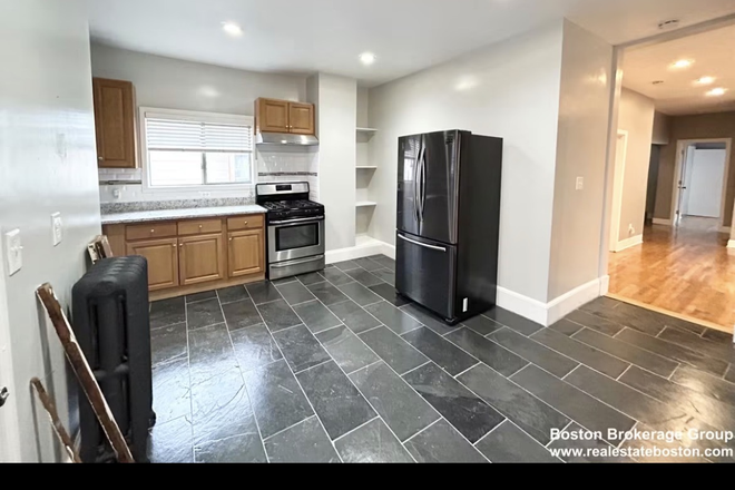 Kitchen - 4 Bed 1 Bath, One Bus to NEU Boston Campus