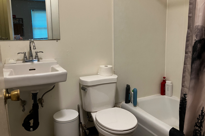 bathroom - August 1 - Amherst/Umass bus - One bedroom apartment