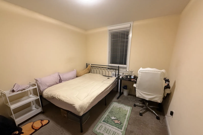 Inside room - Addison Apartment