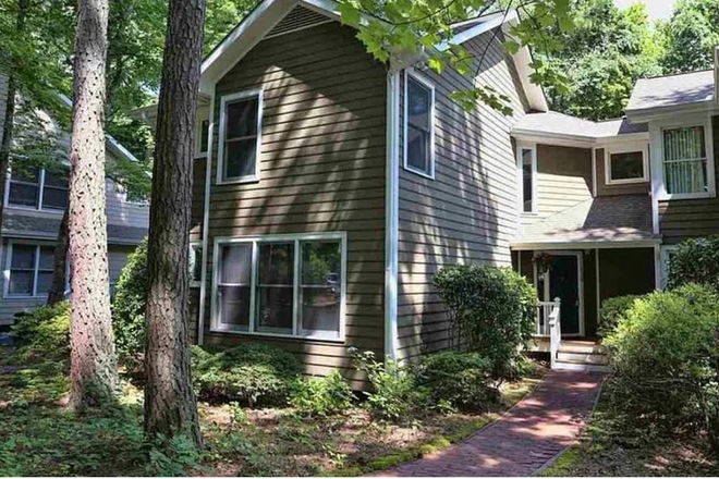 Outside View - Room for Lease, January - July. Option to renew. Townhome