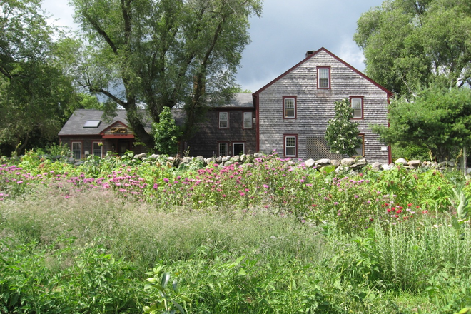 Southern View - Small apartment on Silverbrook Farm. Country living, 5 minutes from campus.  No utility charges.