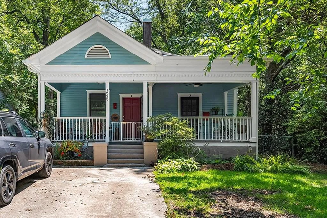 Front Porch - Spacious Duplex near MARTA Duplex