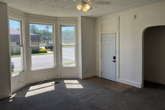 Living Room - 1436 Union Apartments