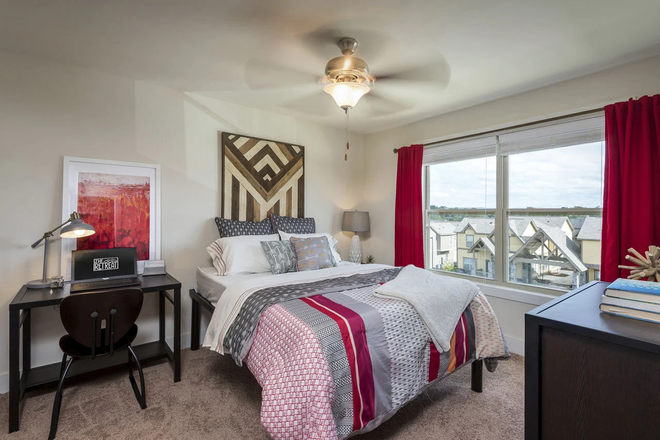 Bedroom - The Retreat at Blacksburg Apartments